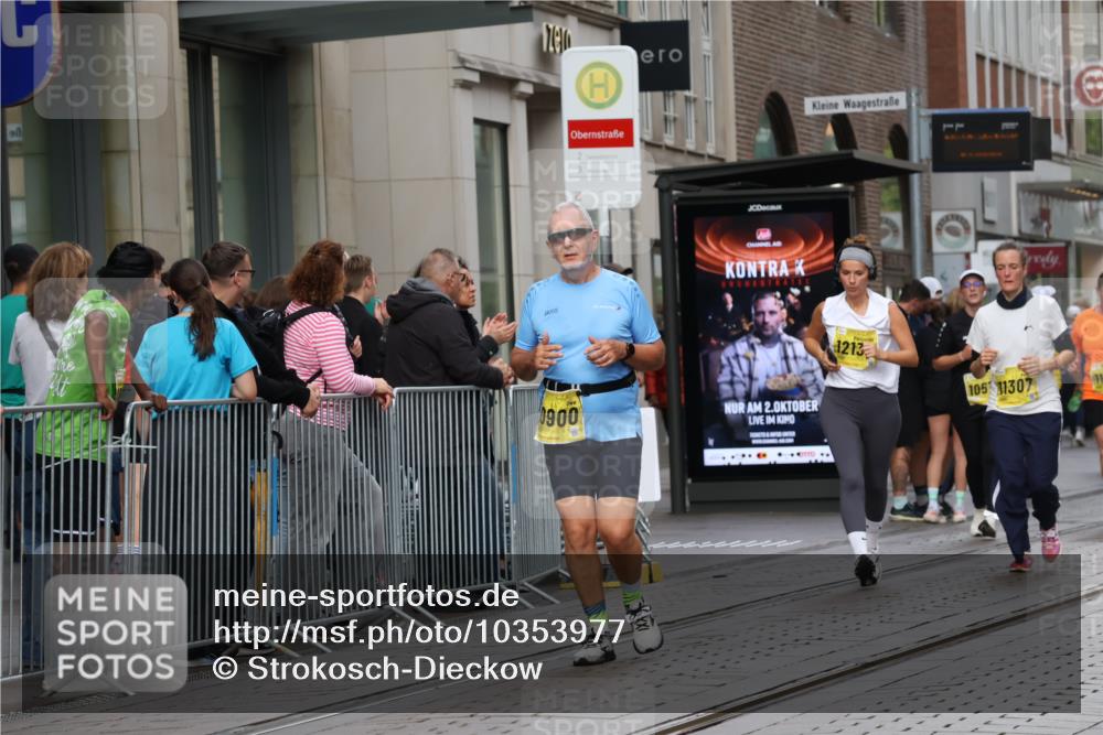 13.09.2026 - 21. swb-Marathon Bremen Strokosch-Dieckow http://msf.ph/oto/10353977 13.09.2026 11:15:24 Ziel 10572, 10900, 11307, 11504, 11778, 11897, 11940, 12137, 10325, 10606, 11424, 11694, 11810, 11990, 12110 meine-sportfotos.de
