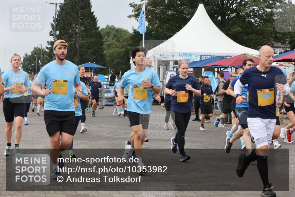 13.09.2026 - Kiel Lauf Andreas Tolksdorf http://msf.ph/oto/10353982 13.09.2026 09:57:26 Kiellinie 7224, 2480, 8758, 38, 11535 meine-sportfotos.de