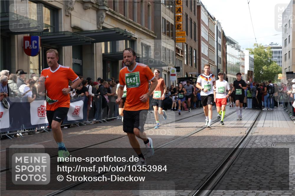 13.09.2026 - 21. swb-Marathon Bremen Strokosch-Dieckow http://msf.ph/oto/10353984 13.09.2026 13:33:10 Ziel 831, 930, 1124, 2283, 2960, 2980, 3201, 3562, 4052, 4219, 4243, 4492, 4536, 4543, 4565, 5040, 5560, 5660, 5726, 5790, 5861, 5862, 5914, 6256, 6421, 6538, 6597, 6614, 6777, 6844, 6882, 6915, 6997, 7145, 7421, 7467, 7523, 7633, 7652, 7789, 7863, 8093, 8177, 8501, 8599, 8602, 8691, 9206, 9508, 9616, 9856, 9883, 10114, 13078, 13084, 891, 1532, 2393, 2440, 2638, 2818, 2959, 3167, 3404, 3710, 3773, 3902, 4194, 4233, 4260, 4408, 4659, 5090, 5191, 5324 meine-sportfotos.de