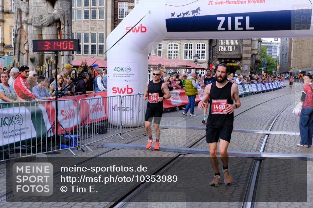 13.09.2026 - 21. swb-Marathon Bremen Tim E. http://msf.ph/oto/10353989 13.09.2026 12:44:55 Ziel 289, 6485 meine-sportfotos.de