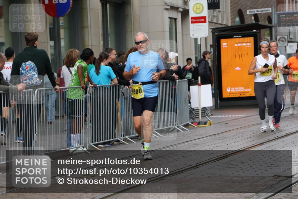 13.09.2026 - 21. swb-Marathon Bremen Strokosch-Dieckow http://msf.ph/oto/10354013 13.09.2026 11:15:25 Ziel 10572, 10900, 11307, 11504, 11778, 11897, 11940, 12137, 10606, 11424, 11694, 11990 meine-sportfotos.de