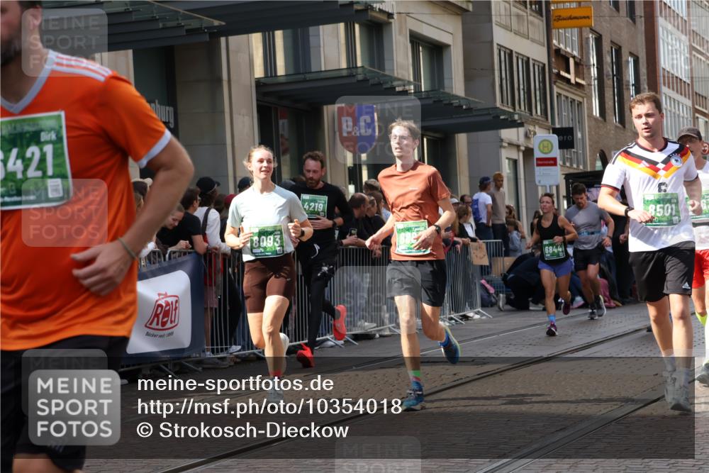 13.09.2026 - 21. swb-Marathon Bremen Strokosch-Dieckow http://msf.ph/oto/10354018 13.09.2026 13:33:10 Ziel 831, 930, 1124, 2283, 2960, 2980, 3201, 3562, 4052, 4219, 4243, 4492, 4536, 4543, 4565, 5040, 5560, 5660, 5726, 5790, 5861, 5862, 5914, 6256, 6421, 6538, 6597, 6614, 6777, 6844, 6882, 6915, 6997, 7145, 7421, 7467, 7523, 7633, 7652, 7789, 7863, 8093, 8177, 8501, 8599, 8602, 8691, 9206, 9508, 9616, 9856, 9883, 10114, 13078, 13084, 891, 1532, 2393, 2440, 2638, 2818, 2959, 3167, 3404, 3710, 3773, 3902, 4194, 4233, 4260, 4408, 4659, 5090, 5191, 5324 meine-sportfotos.de