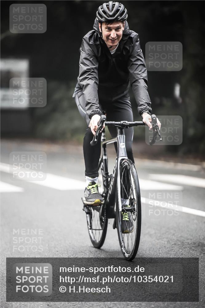13.09.2026 - Stadtparktriathlon H.Heesch http://msf.ph/oto/10354021 13.09.2026 11:09:24 Radfahren 275, 497, 531, 640, 1797 meine-sportfotos.de