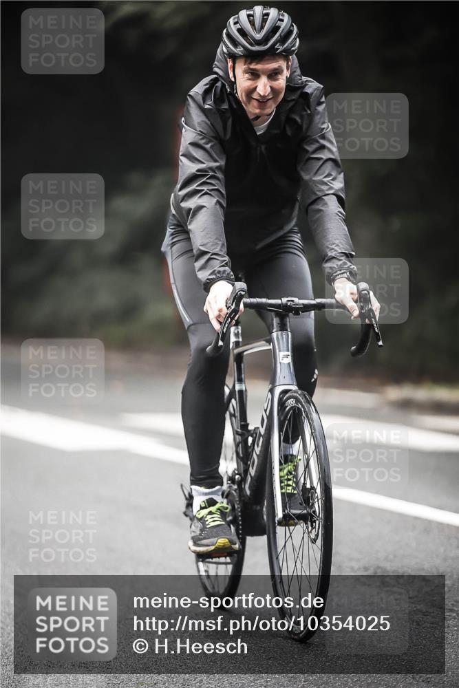 13.09.2026 - Stadtparktriathlon H.Heesch http://msf.ph/oto/10354025 13.09.2026 11:09:24 Radfahren 275, 497, 531, 640, 1797 meine-sportfotos.de