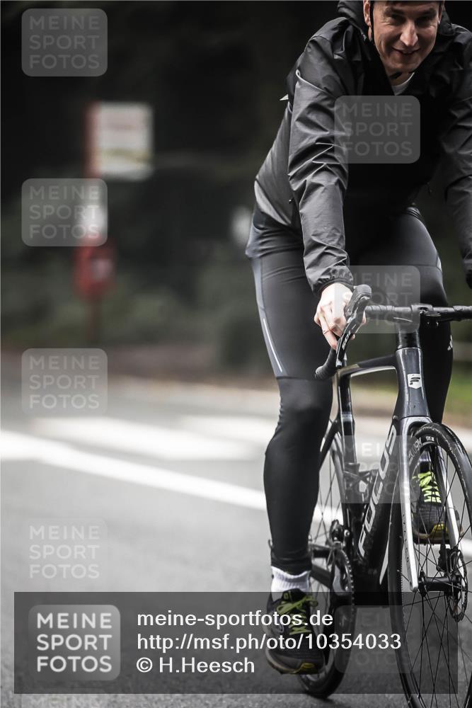 13.09.2026 - Stadtparktriathlon H.Heesch http://msf.ph/oto/10354033 13.09.2026 11:09:24 Radfahren 275, 497, 531, 640, 1797 meine-sportfotos.de