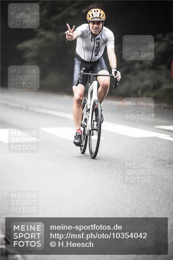 13.09.2026 - Stadtparktriathlon H.Heesch http://msf.ph/oto/10354042 13.09.2026 11:09:28 Radfahren 531, 647, 657, 1797 meine-sportfotos.de