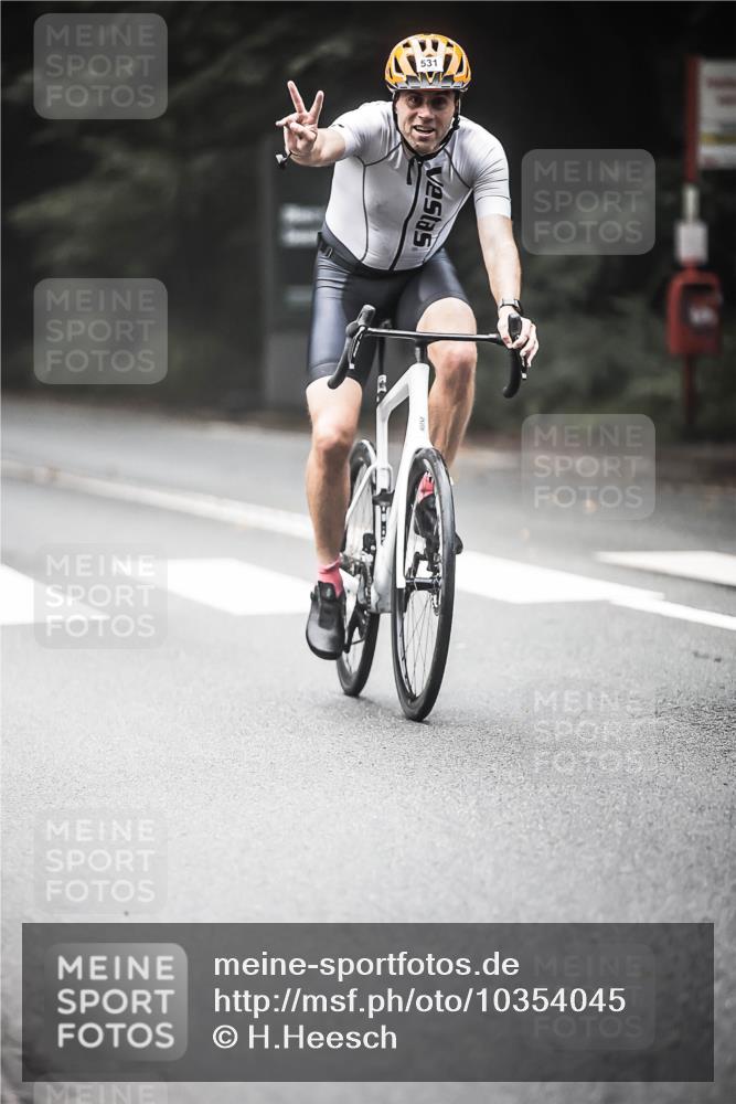13.09.2026 - Stadtparktriathlon H.Heesch http://msf.ph/oto/10354045 13.09.2026 11:09:29 Radfahren 531, 647, 657, 1797 meine-sportfotos.de