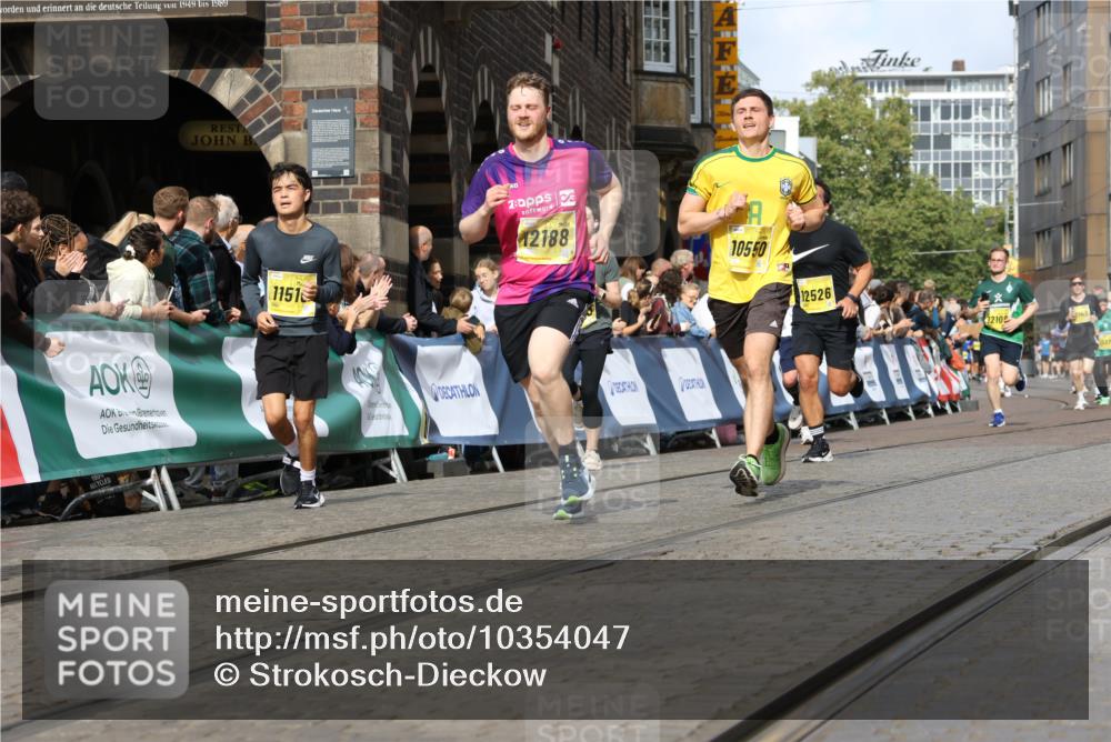 13.09.2026 - 21. swb-Marathon Bremen Strokosch-Dieckow http://msf.ph/oto/10354047 13.09.2026 10:55:51 Ziel 10203, 10256, 10297, 10379, 10423, 10529, 10725, 10788, 10809, 10881, 11377, 11414, 11557, 11748, 11862, 11941, 11975, 11977, 12030, 12125, 12150, 12188, 12218, 12258, 12348, 10298, 10690, 10703, 11790, 11972, 12061, 12484, 13565 meine-sportfotos.de