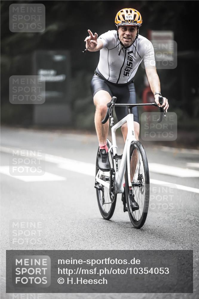 13.09.2026 - Stadtparktriathlon H.Heesch http://msf.ph/oto/10354053 13.09.2026 11:09:29 Radfahren 531, 647, 657, 1797 meine-sportfotos.de