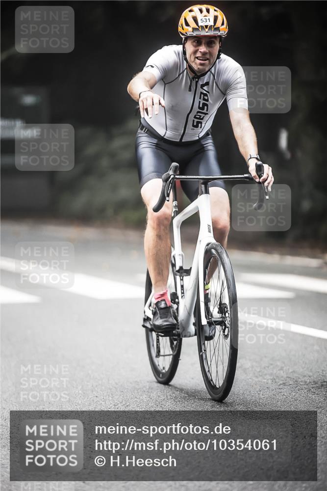 13.09.2026 - Stadtparktriathlon H.Heesch http://msf.ph/oto/10354061 13.09.2026 11:09:29 Radfahren 531, 647, 657, 1797 meine-sportfotos.de