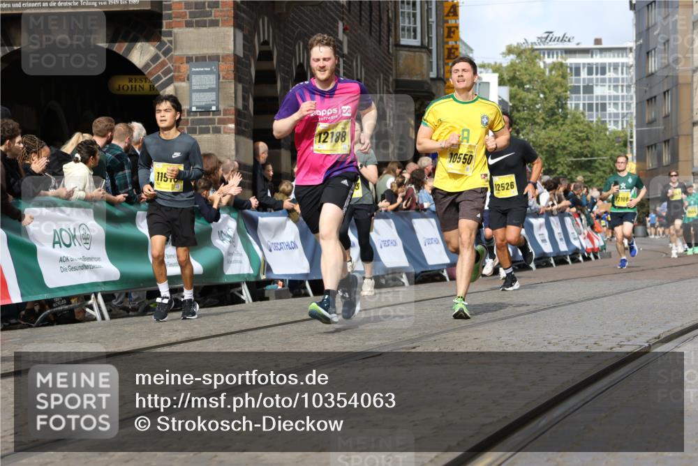 13.09.2026 - 21. swb-Marathon Bremen Strokosch-Dieckow http://msf.ph/oto/10354063 13.09.2026 10:55:51 Ziel 10203, 10256, 10297, 10379, 10423, 10529, 10725, 10788, 10809, 10881, 11377, 11414, 11557, 11748, 11862, 11941, 11975, 11977, 12030, 12125, 12150, 12188, 12218, 12258, 12348, 10298, 10690, 10703, 11790, 11972, 12061, 12484, 13565 meine-sportfotos.de