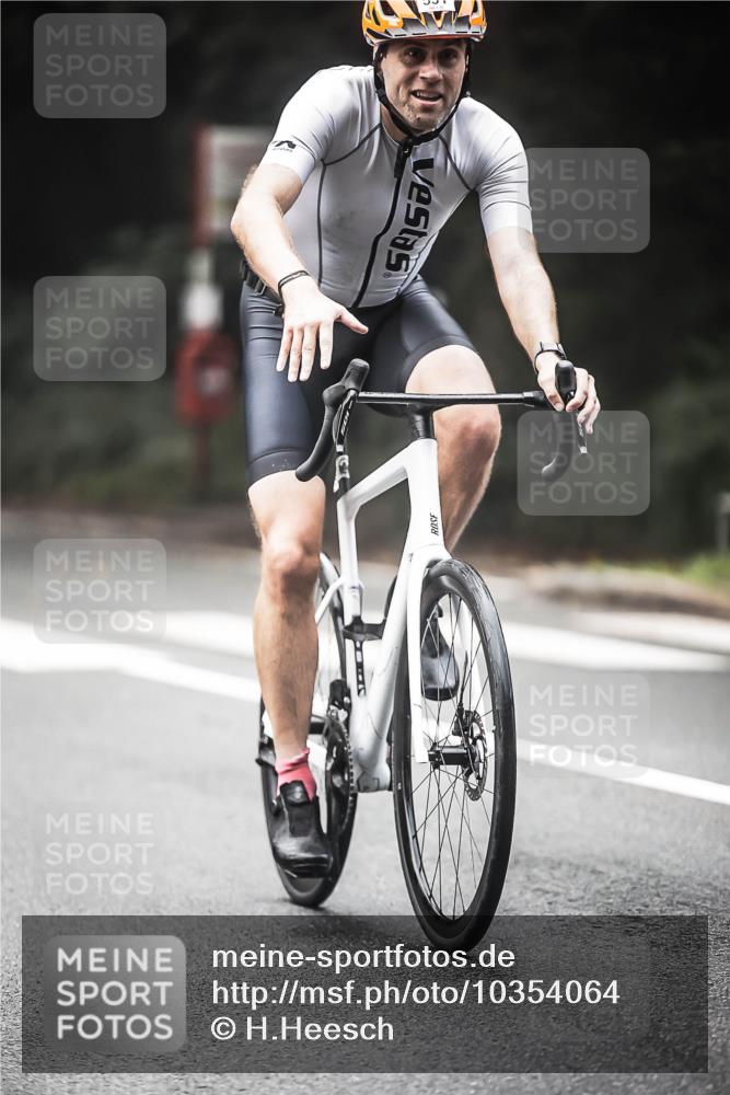 13.09.2026 - Stadtparktriathlon H.Heesch http://msf.ph/oto/10354064 13.09.2026 11:09:29 Radfahren 531, 647, 657, 1797 meine-sportfotos.de