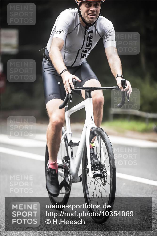 13.09.2026 - Stadtparktriathlon H.Heesch http://msf.ph/oto/10354069 13.09.2026 11:09:29 Radfahren 531, 647, 657, 1797 meine-sportfotos.de
