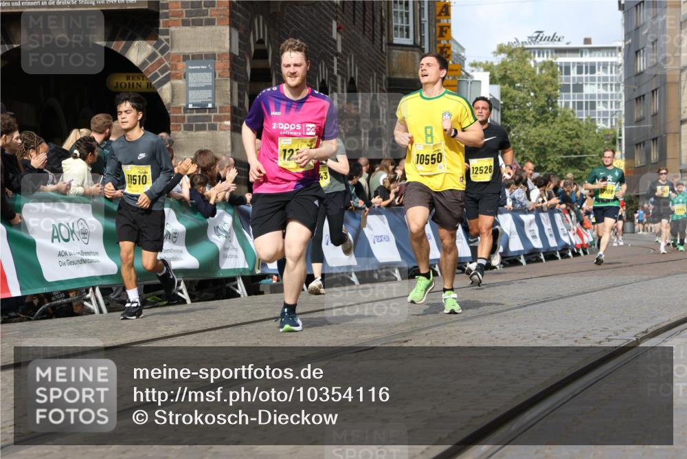 13.09.2026 - 21. swb-Marathon Bremen Strokosch-Dieckow http://msf.ph/oto/10354116 13.09.2026 10:55:51 Ziel 10203, 10256, 10297, 10379, 10423, 10529, 10725, 10788, 10809, 10881, 11377, 11414, 11557, 11748, 11862, 11941, 11975, 11977, 12030, 12125, 12150, 12188, 12218, 12258, 12348, 10298, 10690, 10703, 11790, 11972, 12061, 12484, 13565 meine-sportfotos.de