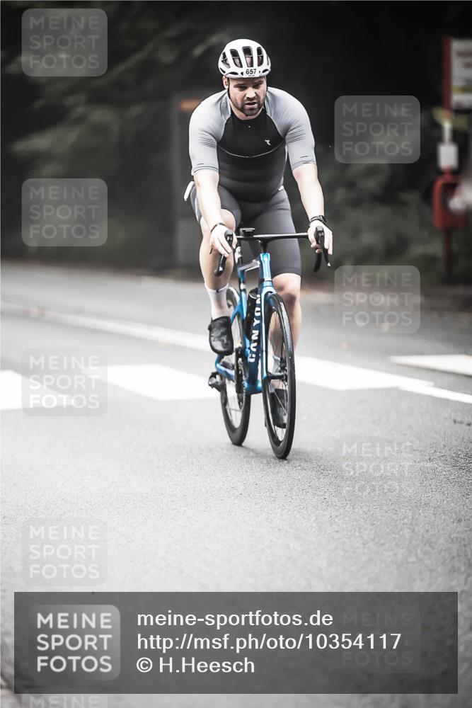 13.09.2026 - Stadtparktriathlon H.Heesch http://msf.ph/oto/10354117 13.09.2026 11:09:34 Radfahren 487, 531, 647, 657, 708, 1798 meine-sportfotos.de