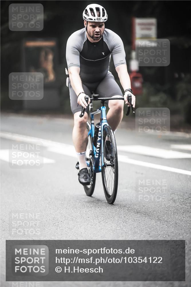 13.09.2026 - Stadtparktriathlon H.Heesch http://msf.ph/oto/10354122 13.09.2026 11:09:34 Radfahren 487, 531, 647, 657, 708, 1798 meine-sportfotos.de