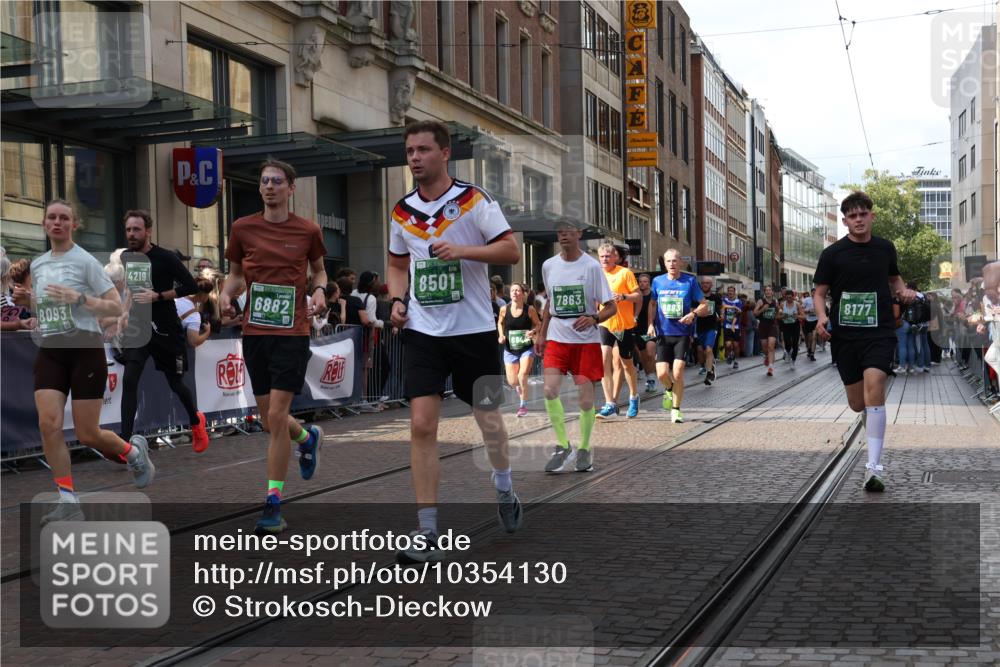 13.09.2026 - 21. swb-Marathon Bremen Strokosch-Dieckow http://msf.ph/oto/10354130 13.09.2026 13:33:12 Ziel 831, 930, 1124, 2283, 2872, 2960, 2980, 3201, 3562, 3761, 4052, 4219, 4243, 4490, 4492, 4536, 4543, 4565, 5040, 5560, 5660, 5726, 5861, 5862, 5914, 6256, 6421, 6538, 6597, 6614, 6777, 6808, 6844, 6882, 6915, 6997, 7145, 7421, 7523, 7633, 7652, 7789, 7863, 8093, 8177, 8501, 8599, 8602, 8691, 9206, 9390, 9508, 9616, 9856, 9883, 10114, 13078, 13084, 891, 1532, 2283, 2393, 2440, 2638, 2818, 2959, 3167, 3404, 3710, 3773, 3902, 4194, 4233, 4260, 4408, 4659, 5090, 5191, 5324 meine-sportfotos.de