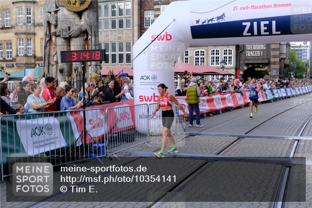 13.09.2026 - 21. swb-Marathon Bremen Tim E. http://msf.ph/oto/10354141 13.09.2026 12:45:07 Ziel 289, 4474, 6485, 8285 meine-sportfotos.de