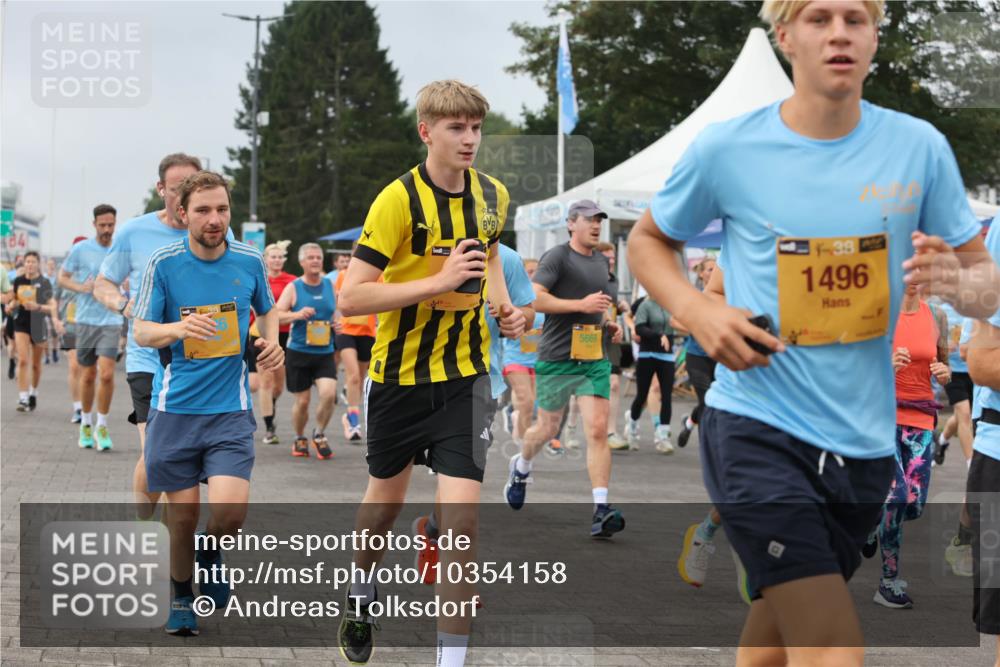 13.09.2026 - Kiel Lauf Andreas Tolksdorf http://msf.ph/oto/10354158 13.09.2026 09:57:37 Kiellinie 184, 5669, 38, 1496 meine-sportfotos.de
