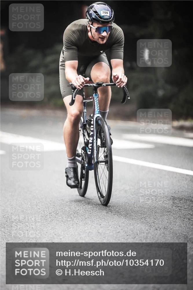 13.09.2026 - Stadtparktriathlon H.Heesch http://msf.ph/oto/10354170 13.09.2026 11:09:37 Radfahren 487, 647, 657, 708, 1798 meine-sportfotos.de