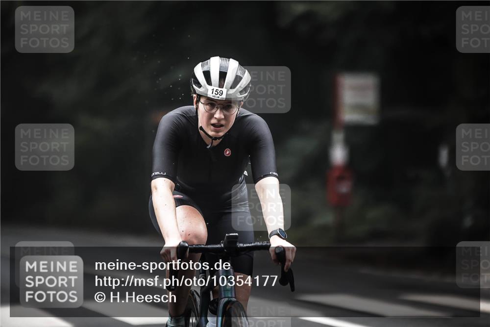 13.09.2026 - Stadtparktriathlon H.Heesch http://msf.ph/oto/10354177 13.09.2026 09:32:07 Radfahren 159, 164, 173 meine-sportfotos.de