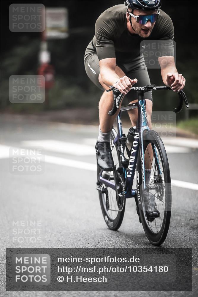 13.09.2026 - Stadtparktriathlon H.Heesch http://msf.ph/oto/10354180 13.09.2026 11:09:37 Radfahren 487, 647, 657, 708, 1798 meine-sportfotos.de