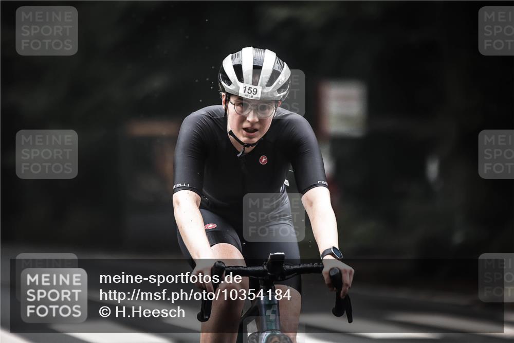 13.09.2026 - Stadtparktriathlon H.Heesch http://msf.ph/oto/10354184 13.09.2026 09:32:07 Radfahren 159, 164, 173 meine-sportfotos.de