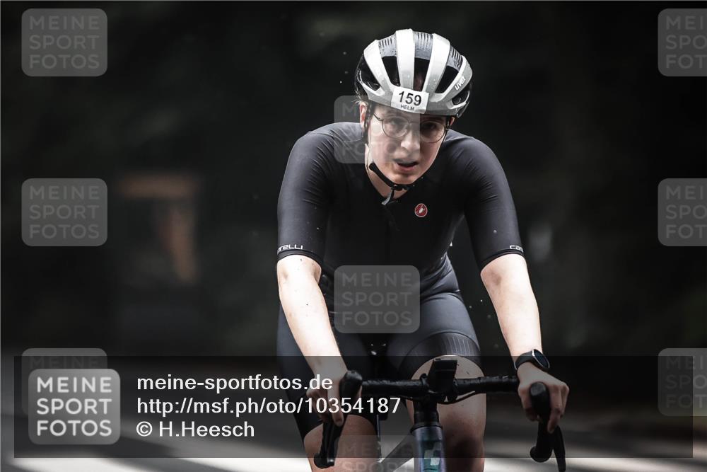 13.09.2026 - Stadtparktriathlon H.Heesch http://msf.ph/oto/10354187 13.09.2026 09:32:07 Radfahren 159, 164, 173 meine-sportfotos.de