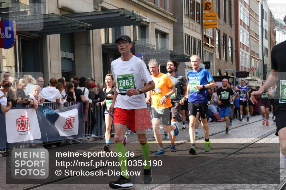 13.09.2026 - 21. swb-Marathon Bremen Strokosch-Dieckow http://msf.ph/oto/10354190 13.09.2026 13:33:13 Ziel 831, 930, 1124, 2405, 2872, 2960, 2980, 3201, 3562, 3761, 4052, 4219, 4243, 4490, 4492, 4536, 4543, 4565, 5040, 5560, 5660, 5726, 5861, 5862, 5914, 6256, 6421, 6538, 6597, 6614, 6777, 6808, 6844, 6882, 6915, 6997, 7145, 7421, 7523, 7633, 7652, 7789, 7863, 8093, 8177, 8501, 8599, 8602, 8691, 9206, 9390, 9508, 9616, 9856, 9883, 10114, 13078, 13084, 891, 1532, 2283, 2393, 2440, 2638, 2818, 2959, 3167, 3404, 3710, 3773, 4194, 4260, 4408, 4659, 5090, 5191, 5324 meine-sportfotos.de