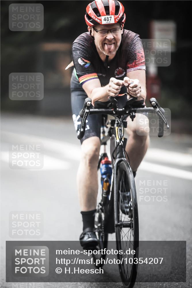 13.09.2026 - Stadtparktriathlon H.Heesch http://msf.ph/oto/10354207 13.09.2026 11:09:38 Radfahren 487, 647, 657, 708, 1798 meine-sportfotos.de