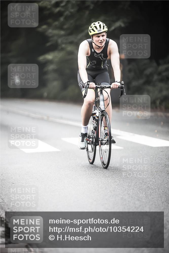 13.09.2026 - Stadtparktriathlon H.Heesch http://msf.ph/oto/10354224 13.09.2026 11:09:39 Radfahren 487, 647, 657, 703, 708, 1798 meine-sportfotos.de
