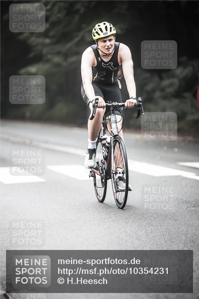 13.09.2026 - Stadtparktriathlon H.Heesch http://msf.ph/oto/10354231 13.09.2026 11:09:40 Radfahren 487, 657, 703, 708, 1798 meine-sportfotos.de