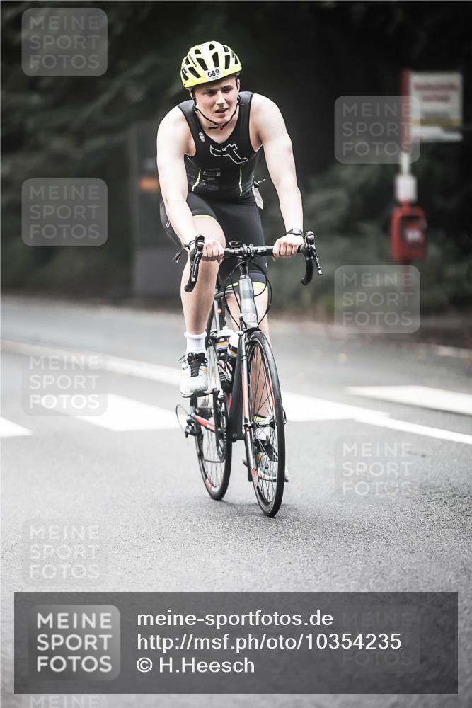 13.09.2026 - Stadtparktriathlon H.Heesch http://msf.ph/oto/10354235 13.09.2026 11:09:40 Radfahren 487, 657, 703, 708, 1798 meine-sportfotos.de