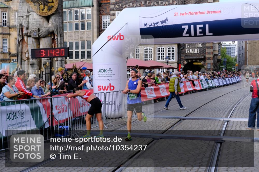 13.09.2026 - 21. swb-Marathon Bremen Tim E. http://msf.ph/oto/10354237 13.09.2026 12:45:09 Ziel 289, 814, 1187, 1840, 4474, 6485, 8285 meine-sportfotos.de