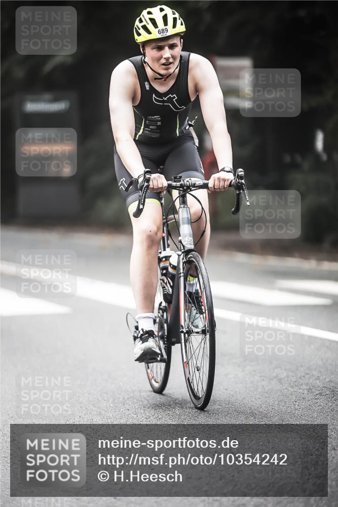13.09.2026 - Stadtparktriathlon H.Heesch http://msf.ph/oto/10354242 13.09.2026 11:09:40 Radfahren 487, 657, 703, 708, 1798 meine-sportfotos.de
