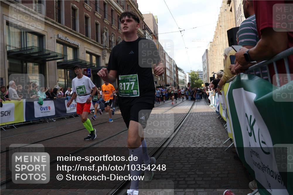 13.09.2026 - 21. swb-Marathon Bremen Strokosch-Dieckow http://msf.ph/oto/10354248 13.09.2026 13:33:14 Ziel 831, 930, 1124, 2405, 2872, 2960, 2980, 3201, 3562, 3761, 4052, 4219, 4243, 4490, 4492, 4536, 4543, 4565, 5040, 5560, 5660, 5726, 5861, 5862, 5914, 6256, 6421, 6538, 6597, 6614, 6777, 6808, 6844, 6882, 6915, 6997, 7126, 7145, 7421, 7523, 7633, 7652, 7789, 7832, 7863, 8093, 8177, 8501, 8599, 8602, 8691, 9206, 9390, 9508, 9616, 9856, 9883, 10114, 13078, 13084, 831, 891, 1532, 2283, 2393, 2440, 2818, 2959, 3167, 3404, 3710, 3773, 4194, 4260, 4408, 4659, 5040, 5090, 5191, 5324 meine-sportfotos.de