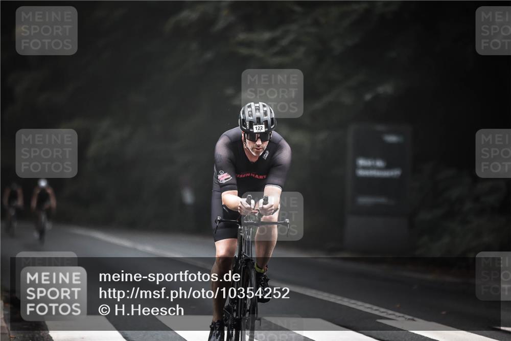 13.09.2026 - Stadtparktriathlon H.Heesch http://msf.ph/oto/10354252 13.09.2026 09:32:41 Radfahren 122, 148 meine-sportfotos.de
