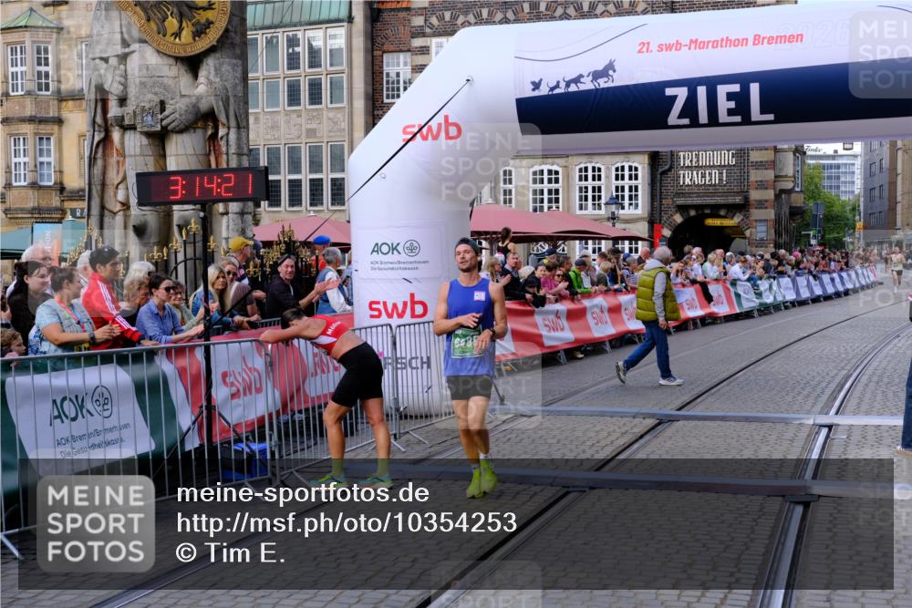 13.09.2026 - 21. swb-Marathon Bremen Tim E. http://msf.ph/oto/10354253 13.09.2026 12:45:09 Ziel 289, 814, 1187, 1840, 4474, 6485, 8285 meine-sportfotos.de