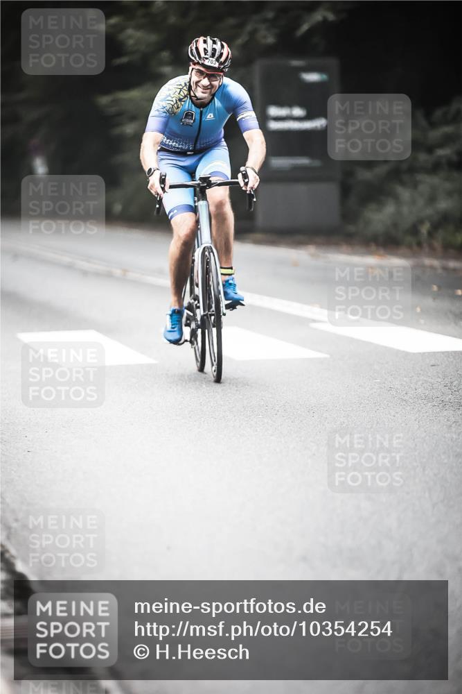 13.09.2026 - Stadtparktriathlon H.Heesch http://msf.ph/oto/10354254 13.09.2026 11:09:44 Radfahren 487, 703, 1798 meine-sportfotos.de
