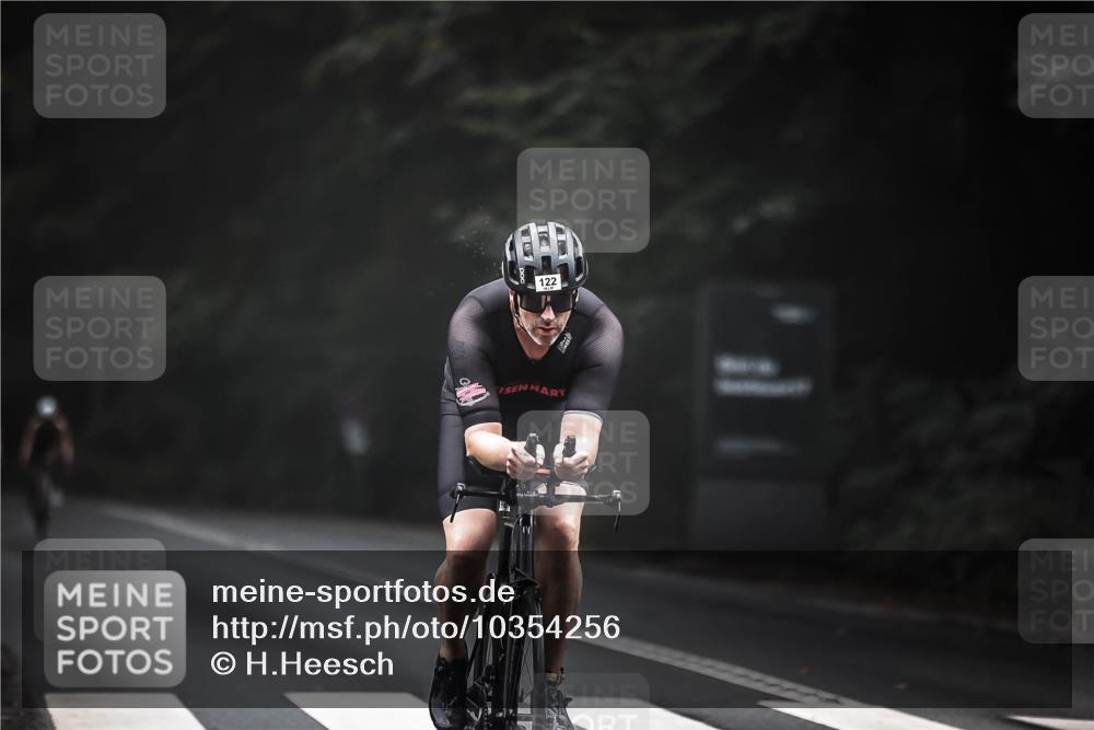 13.09.2026 - Stadtparktriathlon H.Heesch http://msf.ph/oto/10354256 13.09.2026 09:32:42 Radfahren 122, 148 meine-sportfotos.de