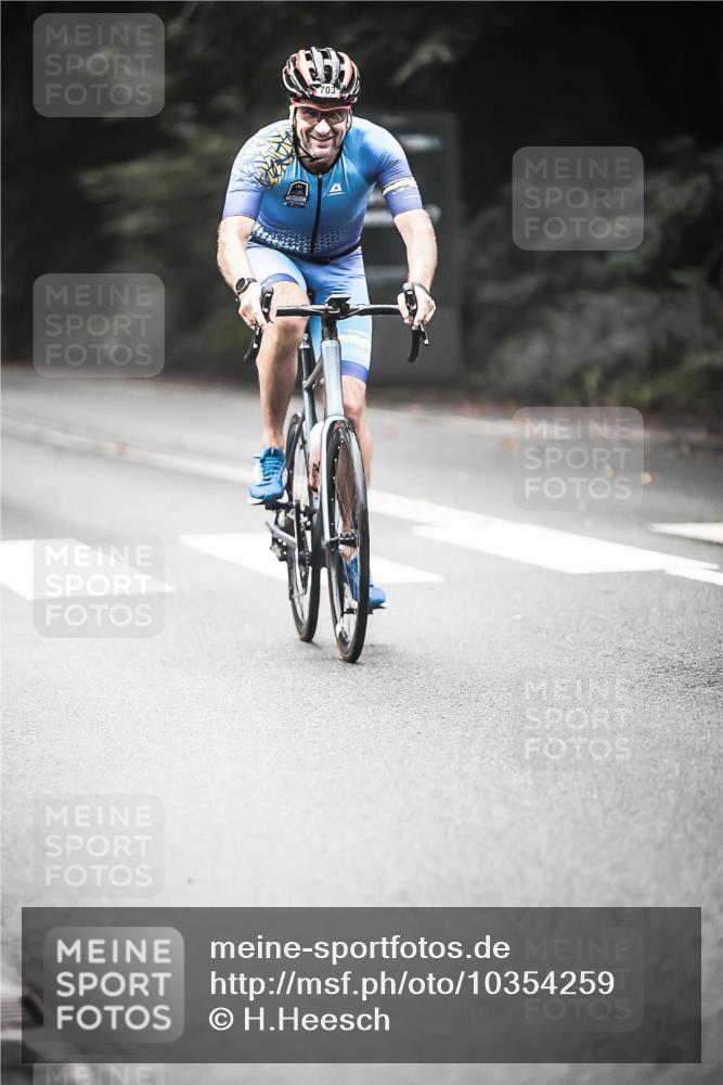 13.09.2026 - Stadtparktriathlon H.Heesch http://msf.ph/oto/10354259 13.09.2026 11:09:45 Radfahren 703, 1798 meine-sportfotos.de