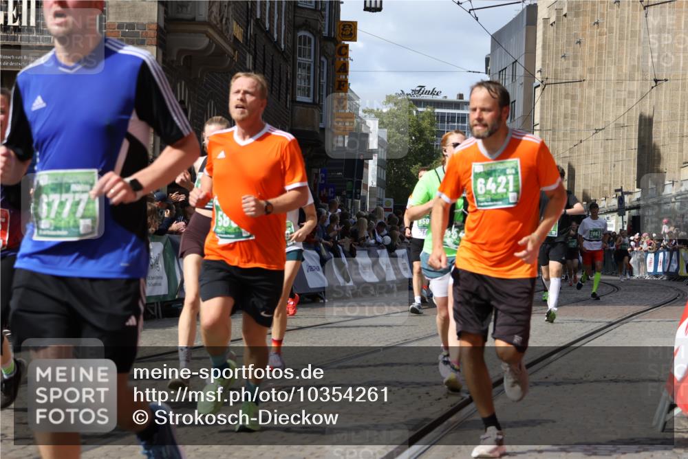 13.09.2026 - 21. swb-Marathon Bremen Strokosch-Dieckow http://msf.ph/oto/10354261 13.09.2026 13:33:24 Ziel 891, 1532, 2393, 2440, 2818, 2959, 3167, 3404, 3710, 3773, 4194, 4260, 4408, 4659, 5090, 5191, 5324, 5395, 5410, 5706, 5749, 5981, 6018, 6941, 7756, 7788, 7830, 8061, 9269, 9292, 9406, 9745, 9829, 10048, 13019, 13028, 13039, 13092, 13093, 13101, 13146, 13247, 930, 2960, 3201, 3562, 4219, 4543, 5726, 6256, 6538, 6597, 6844, 6882, 6997, 7523, 7633, 7652, 7863, 8093, 8177, 8501, 8599, 8602, 8691, 9508, 10114, 13078 meine-sportfotos.de