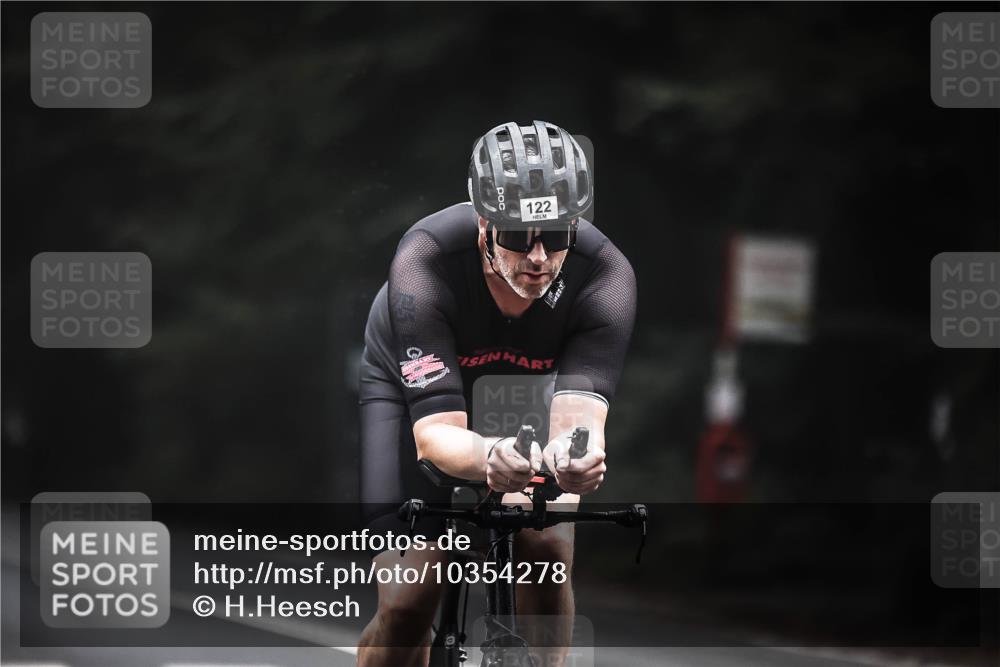 13.09.2026 - Stadtparktriathlon H.Heesch http://msf.ph/oto/10354278 13.09.2026 09:32:42 Radfahren 122, 148 meine-sportfotos.de