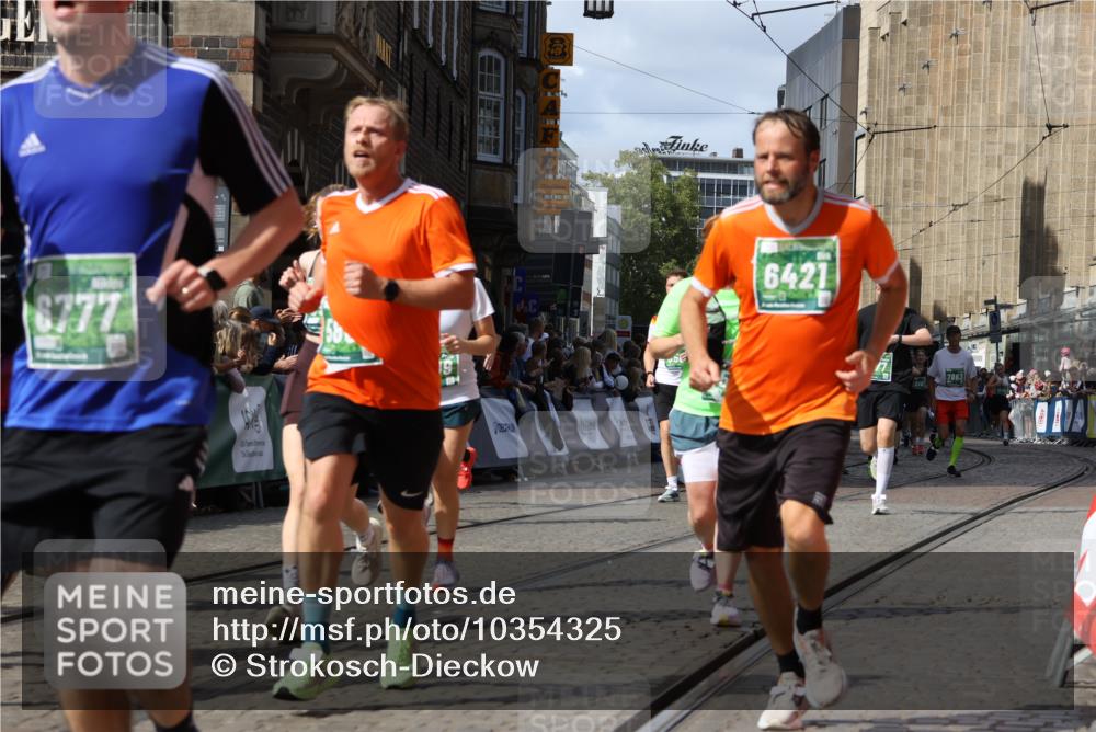 13.09.2026 - 21. swb-Marathon Bremen Strokosch-Dieckow http://msf.ph/oto/10354325 13.09.2026 13:33:24 Ziel 891, 1532, 2393, 2440, 2818, 2959, 3167, 3404, 3710, 3773, 4194, 4260, 4408, 4659, 5090, 5191, 5324, 5395, 5410, 5706, 5749, 5981, 6018, 6941, 7756, 7788, 7830, 8061, 9269, 9292, 9406, 9745, 9829, 10048, 13019, 13028, 13039, 13092, 13093, 13101, 13146, 13247, 930, 2960, 3201, 3562, 4219, 4543, 5726, 6256, 6538, 6597, 6844, 6882, 6997, 7523, 7633, 7652, 7863, 8093, 8177, 8501, 8599, 8602, 8691, 9508, 10114, 13078 meine-sportfotos.de