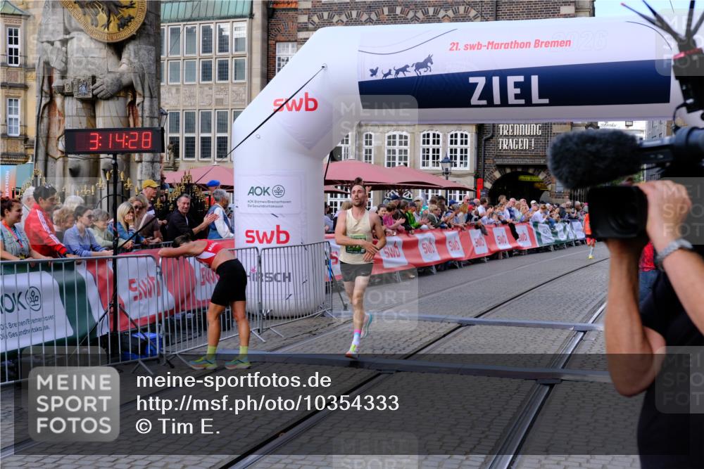 13.09.2026 - 21. swb-Marathon Bremen Tim E. http://msf.ph/oto/10354333 13.09.2026 12:45:17 Ziel 322, 814, 1187, 1840, 4474, 8285 meine-sportfotos.de