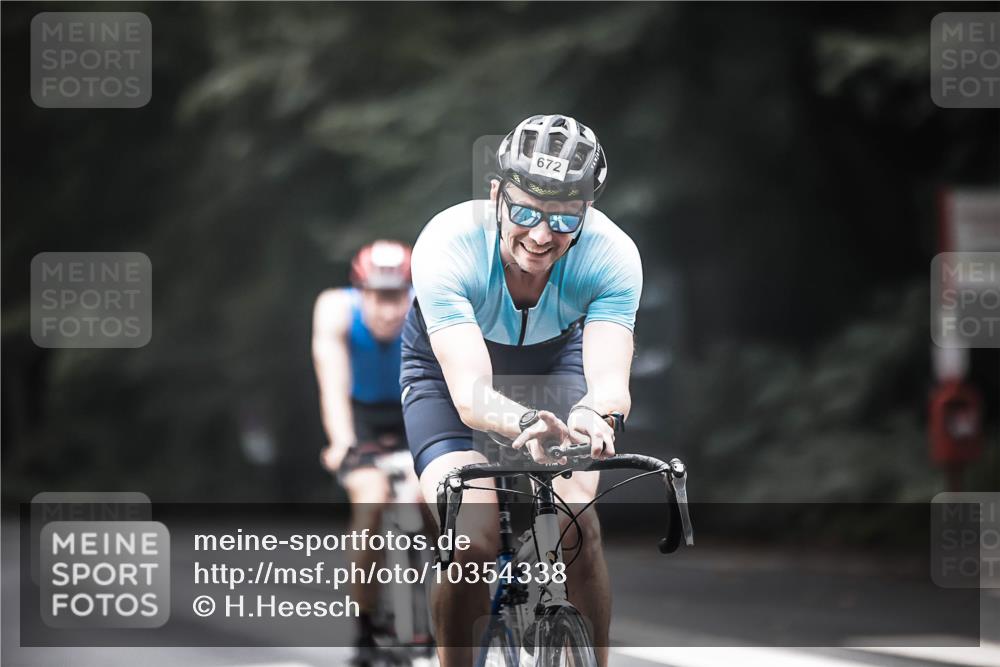 13.09.2026 - Stadtparktriathlon H.Heesch http://msf.ph/oto/10354338 13.09.2026 11:09:58 Radfahren 546, 637, 672 meine-sportfotos.de