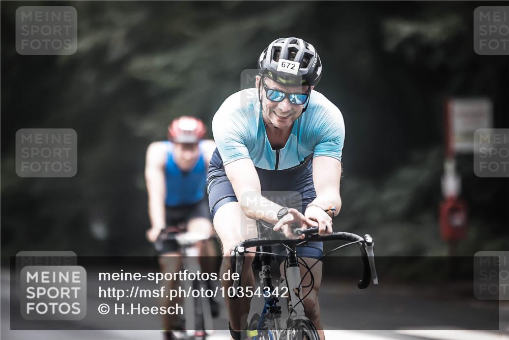13.09.2026 - Stadtparktriathlon H.Heesch http://msf.ph/oto/10354342 13.09.2026 11:09:58 Radfahren 546, 637, 672 meine-sportfotos.de