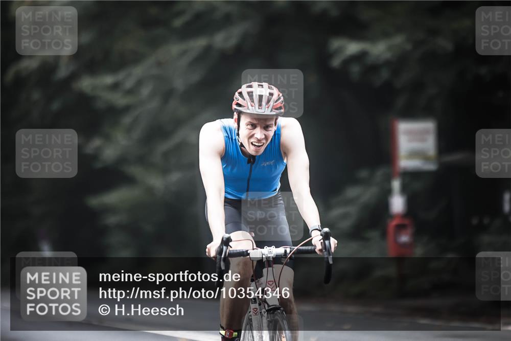 13.09.2026 - Stadtparktriathlon H.Heesch http://msf.ph/oto/10354346 13.09.2026 11:09:58 Radfahren 546, 637, 672 meine-sportfotos.de