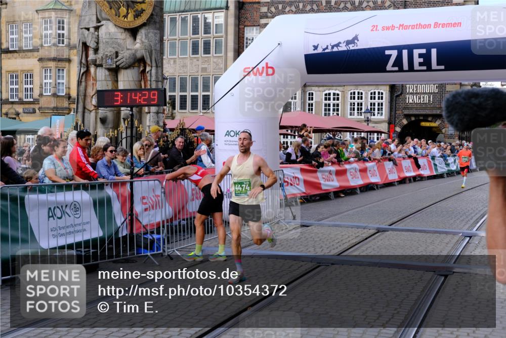 13.09.2026 - 21. swb-Marathon Bremen Tim E. http://msf.ph/oto/10354372 13.09.2026 12:45:18 Ziel 322, 814, 1187, 1840, 4474, 8285 meine-sportfotos.de