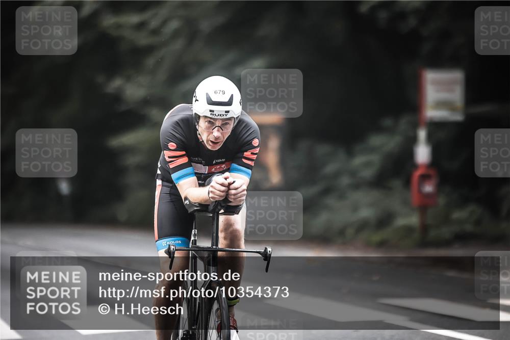 13.09.2026 - Stadtparktriathlon H.Heesch http://msf.ph/oto/10354373 13.09.2026 11:10:07 Radfahren 557, 679 meine-sportfotos.de